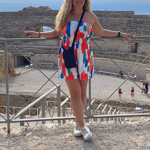 Colorblock Romper - Picture 3 of 6